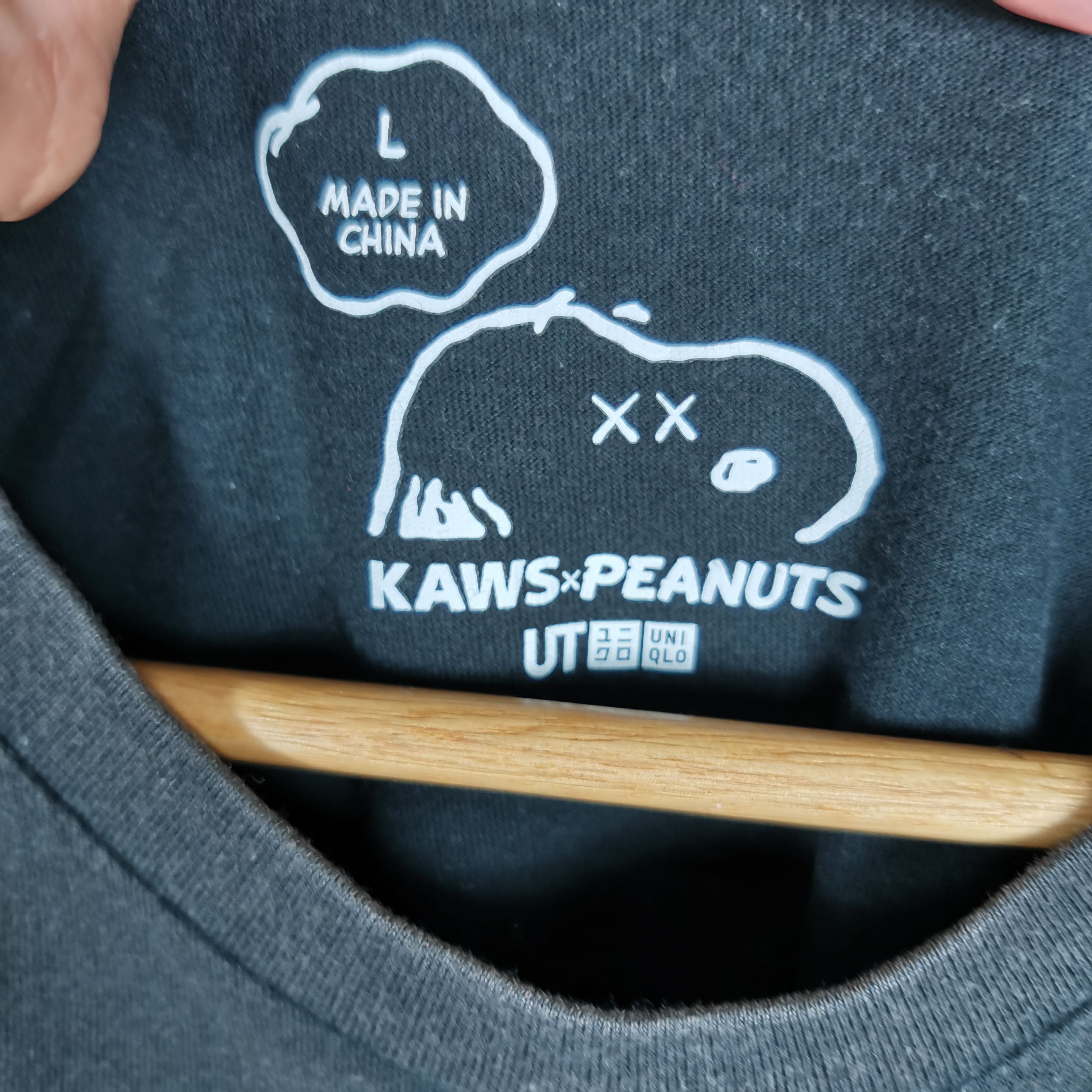Uniqlo - Kaws X Peanut T-Shirt Japanese Kaws Tees | BS45787. - 6