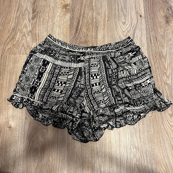 Patrons of Peace Black Printed Pull on Ruffle Shorts - 3