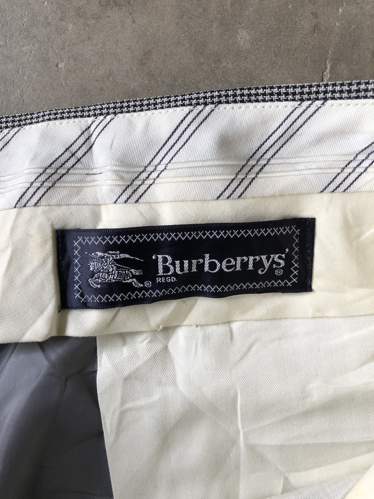 Vintage Burberry’s Baggy Casual Pant - 7