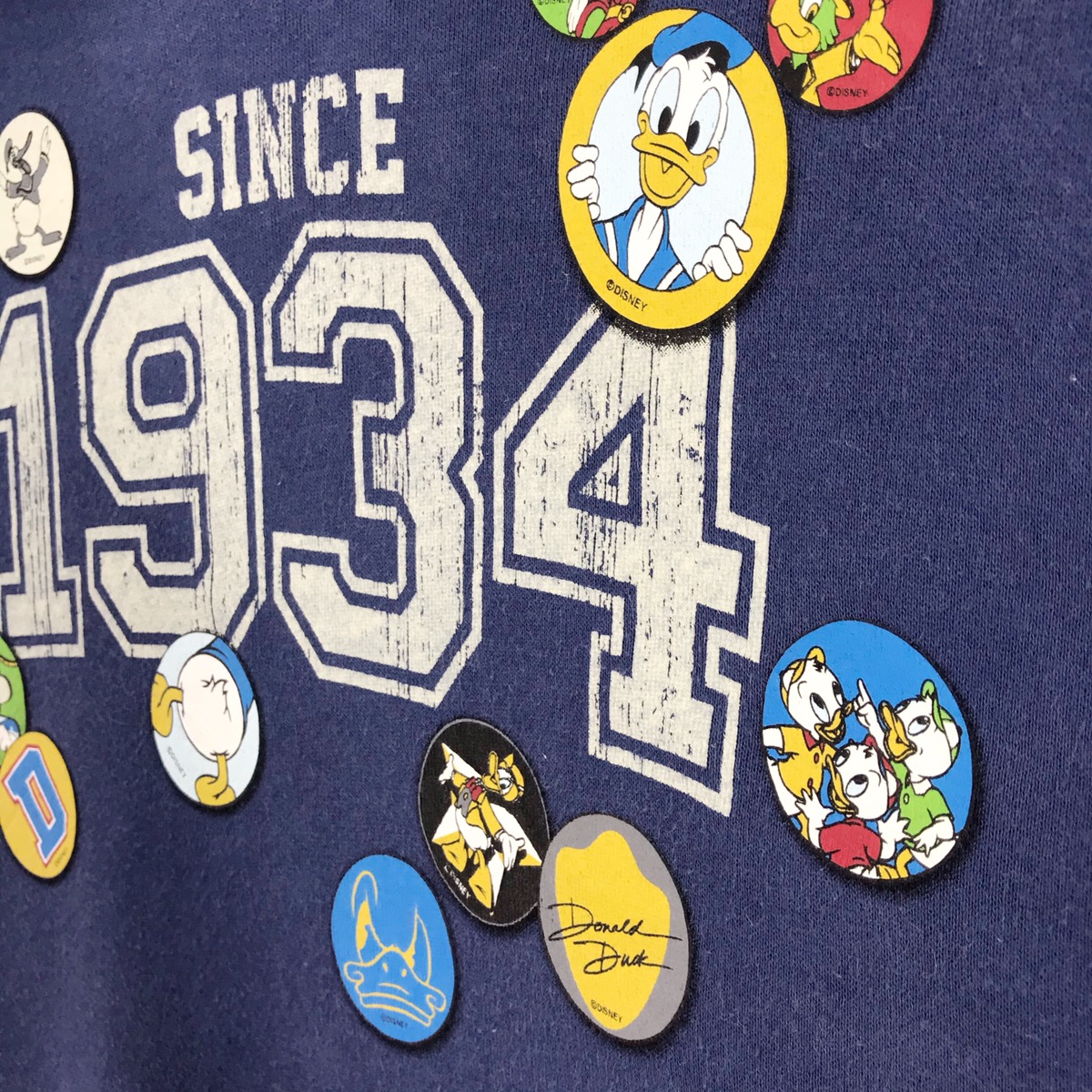 Disney - Vintage Tokyo Disney Resort Sweatshirt Donald Duck Family - 8