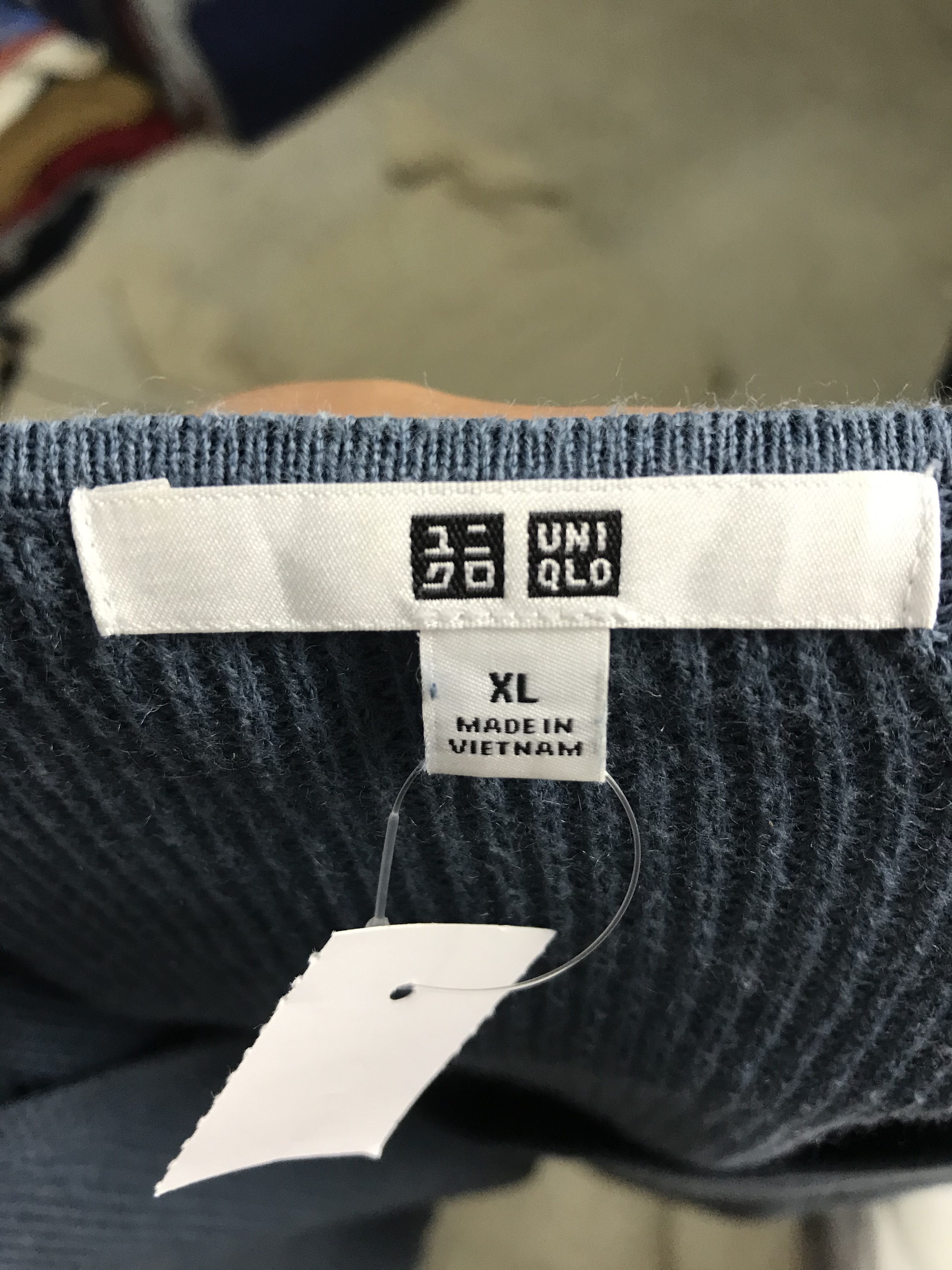 Uniqlo - Uniqlo Knitwear Vneck Sweater #2801 - 8