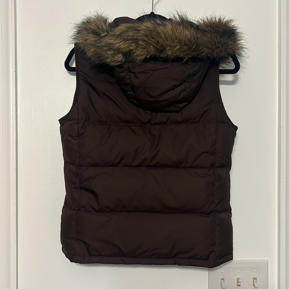 Gap Faux Fur Trim Down Vest - 3