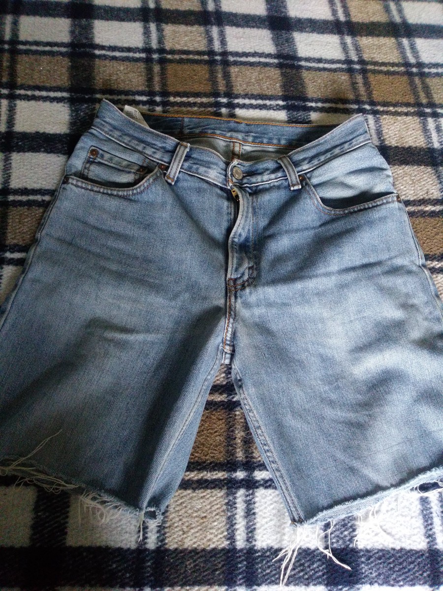 VINTAGE Levi's 550 30x30 Cut off Denim Shorts - 1