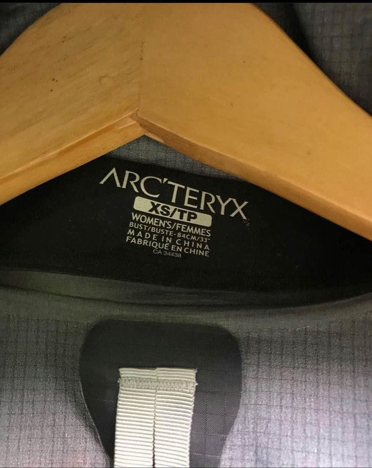 Arcteryx Beta Lt Womens Outdoor Jacket Gore-Tex - 10