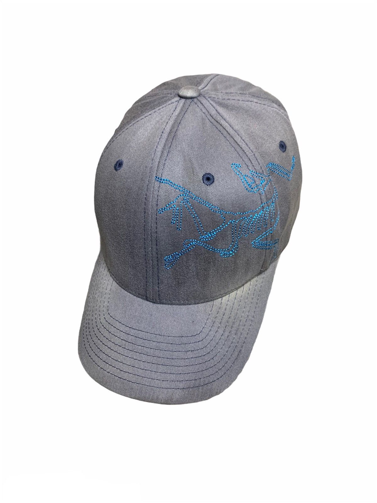 arc'teryx flexfit hat cap big logo evolution in action - 4