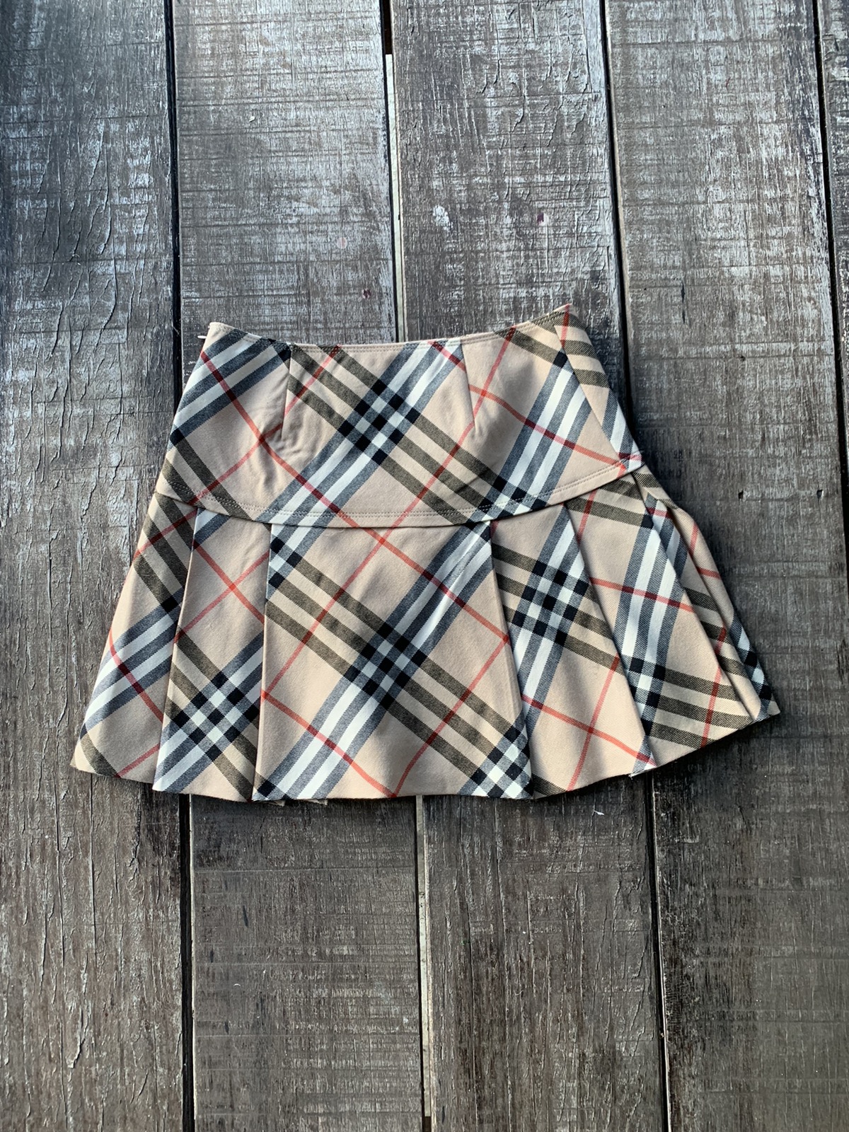 Burberry mini skirt nice design - 2