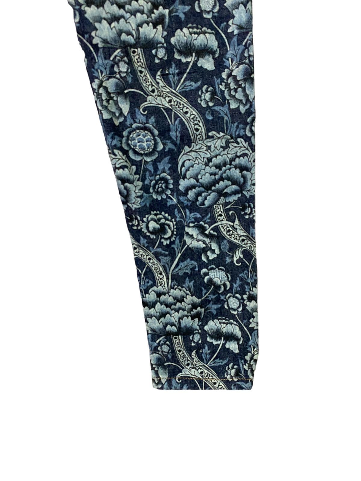 Vintage ARTISAN Floral Full Printed Skinny Denim - 15