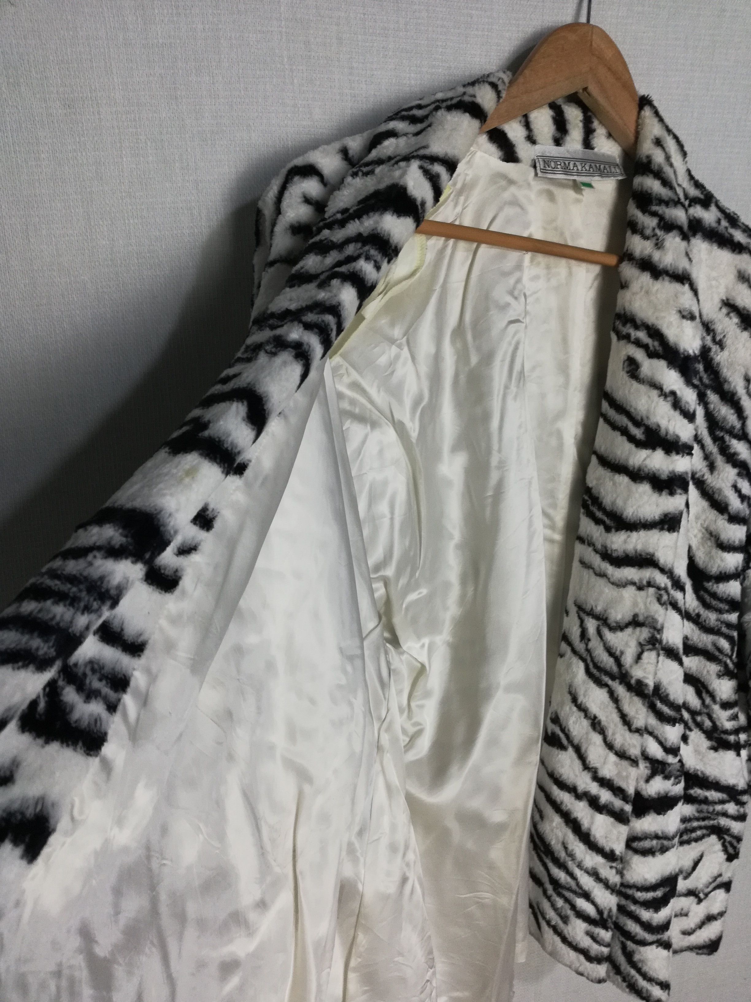 Italian Designers - norma kamali itaian designer faux jacket zebra design - 5