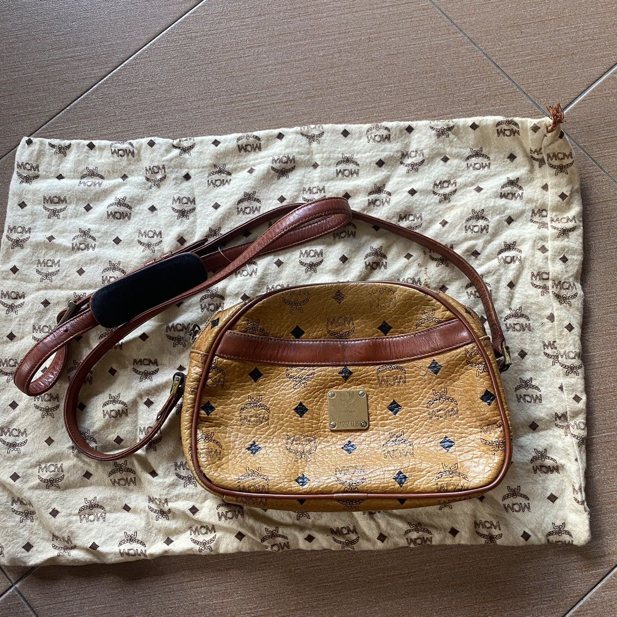 Vintage - MCM SLINGBAG - 1