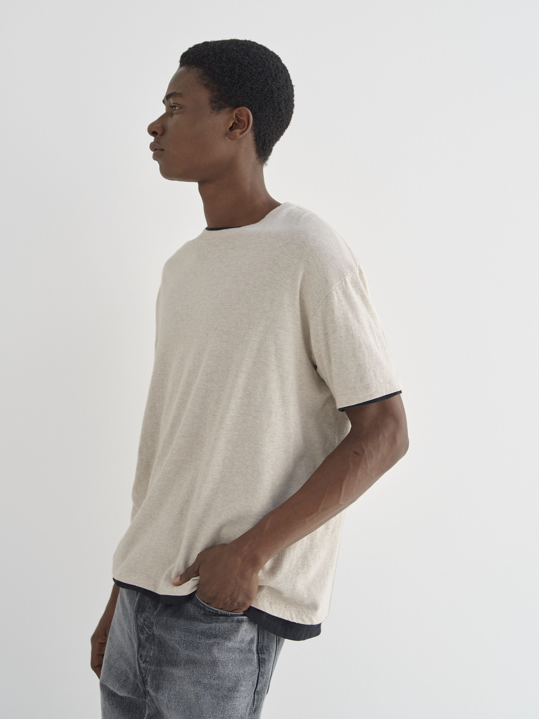 3 . SEAMLESS CREW NECK T-SHIRT . A00T01ST . MADE IN JAPAN - 11