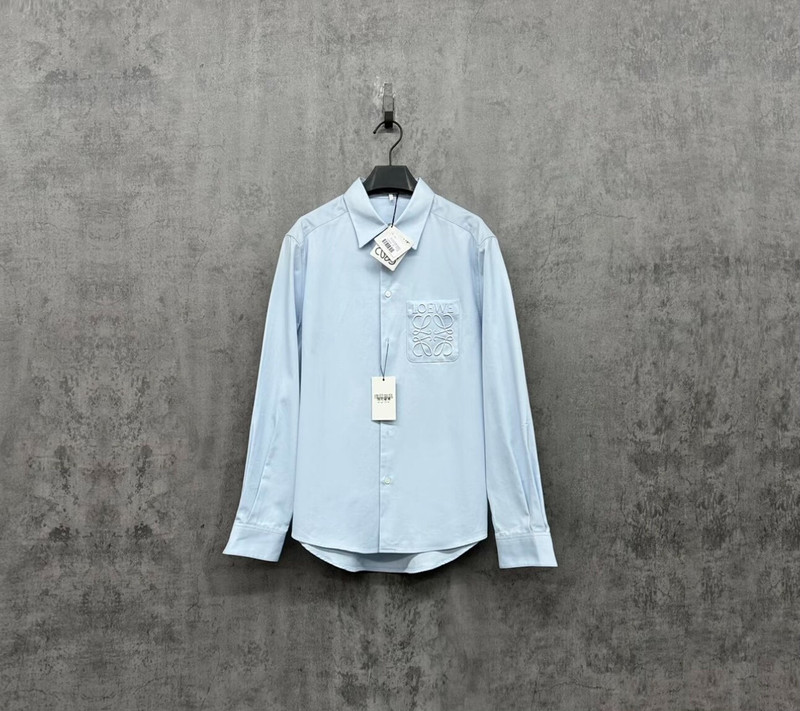 Loewe's latest 26 embossed embroidered logo shirt - 1