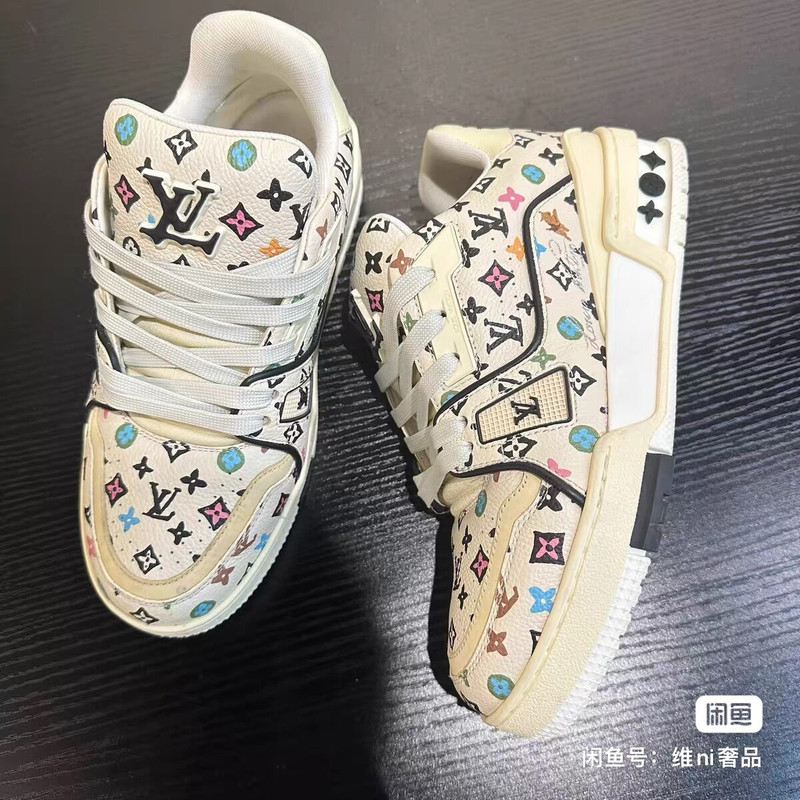 LOUIS VUITTON Trainer - 1