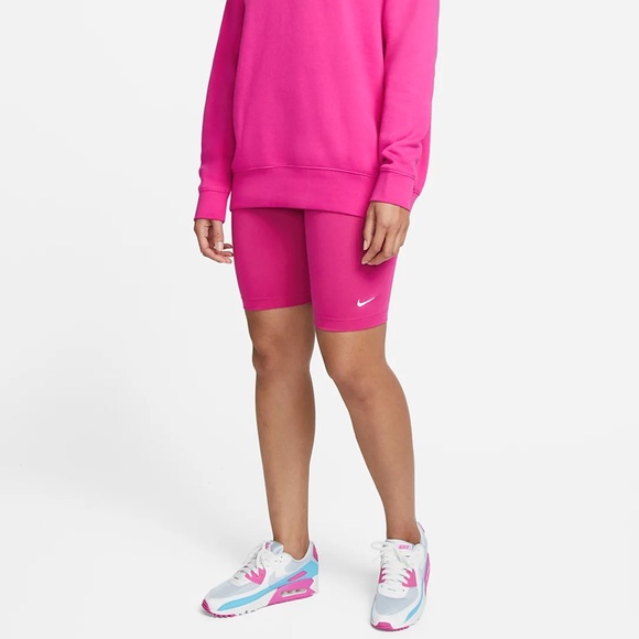 Nike Sportswear Essential
Women's Mid-Rise 10" Biker Shorts
Hot Pink XS - 1