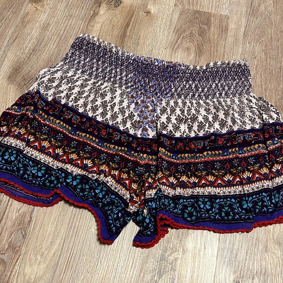 PATRONS OF PEACE Scarf Print Smocked Elastic Waist Shorts - 5