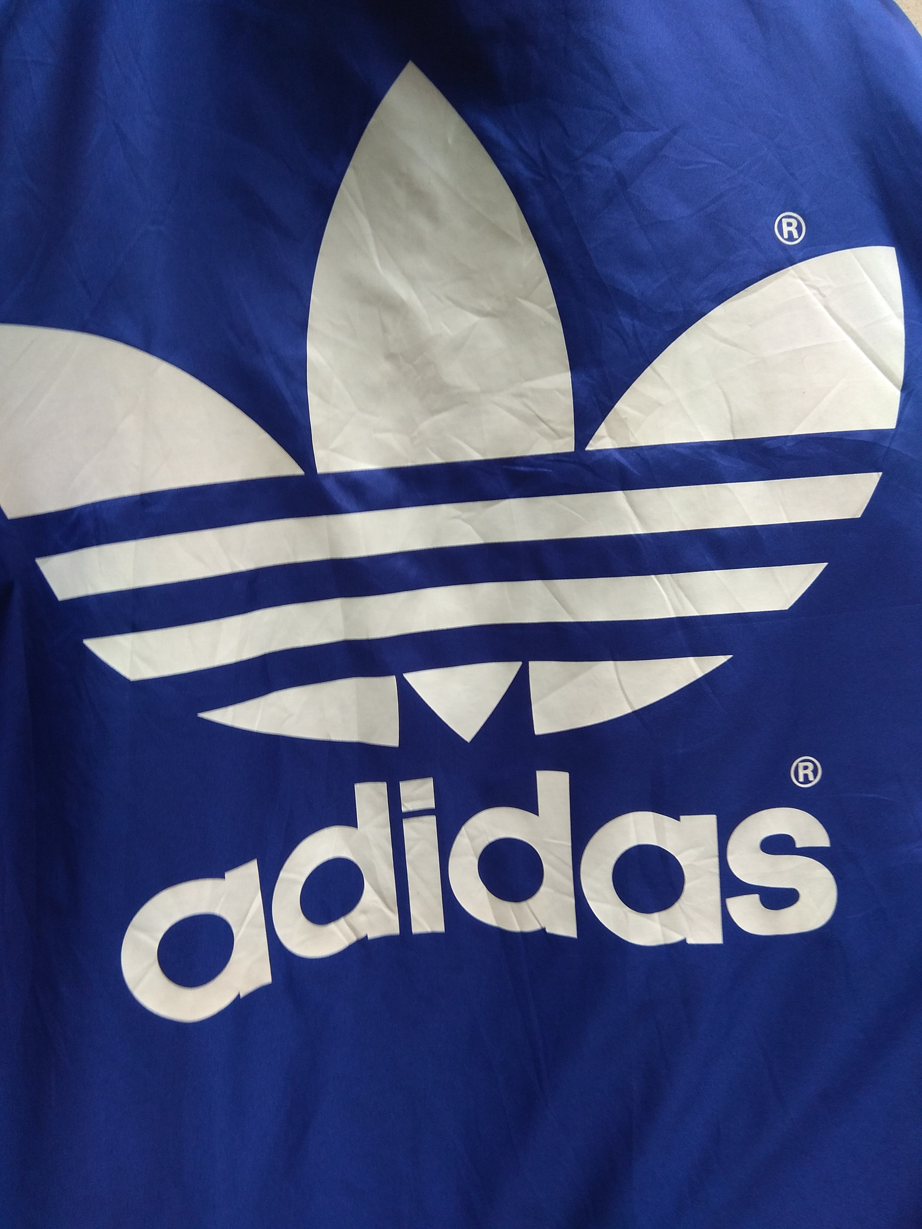 the brand with three stripes Adidas knee length big logo. - 9