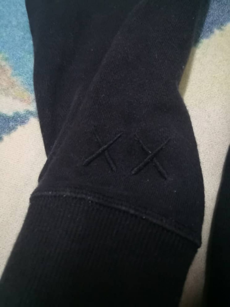 Kaws - /kaws/uniqlo hoodie - 6