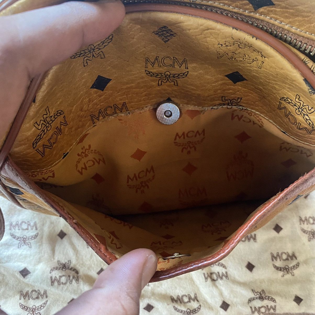 Vintage - MCM SLINGBAG - 10