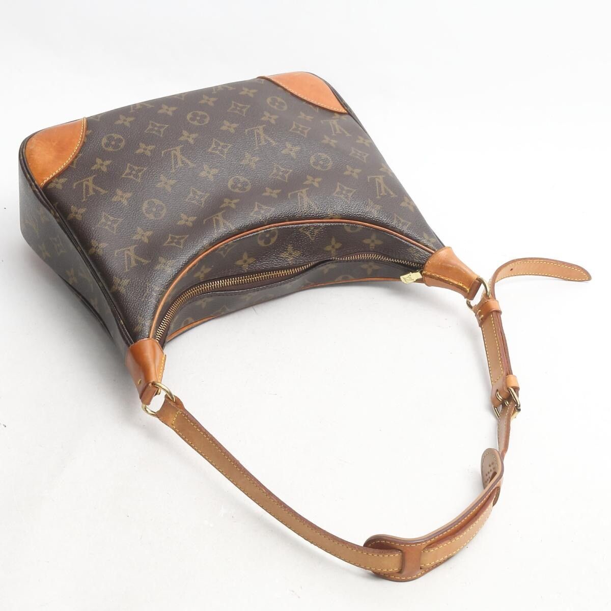 Authentic Louis Vuitton Boulogne One Shoulder Bag - 5