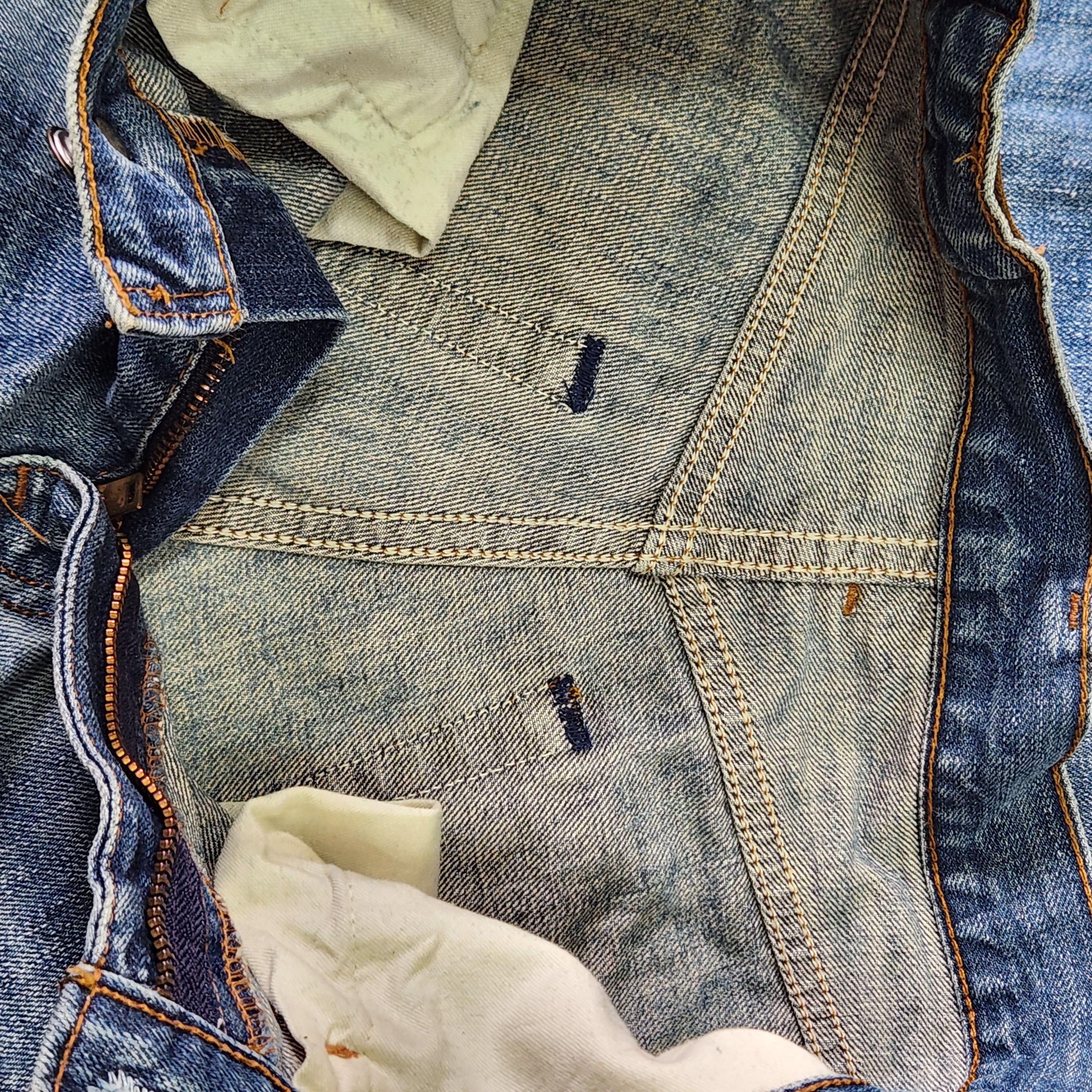 Levis 502 Vintage Distressed Ripped Denim Jeans Year 2002 - 9