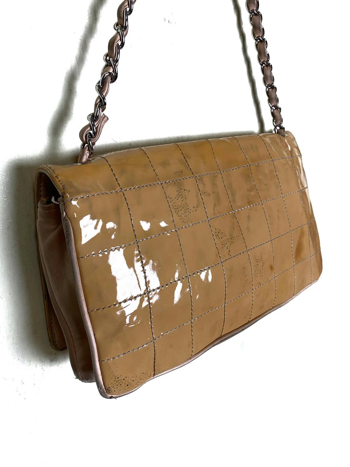 Vintage Authentic CHANEL CC Shoulder Bag - 6