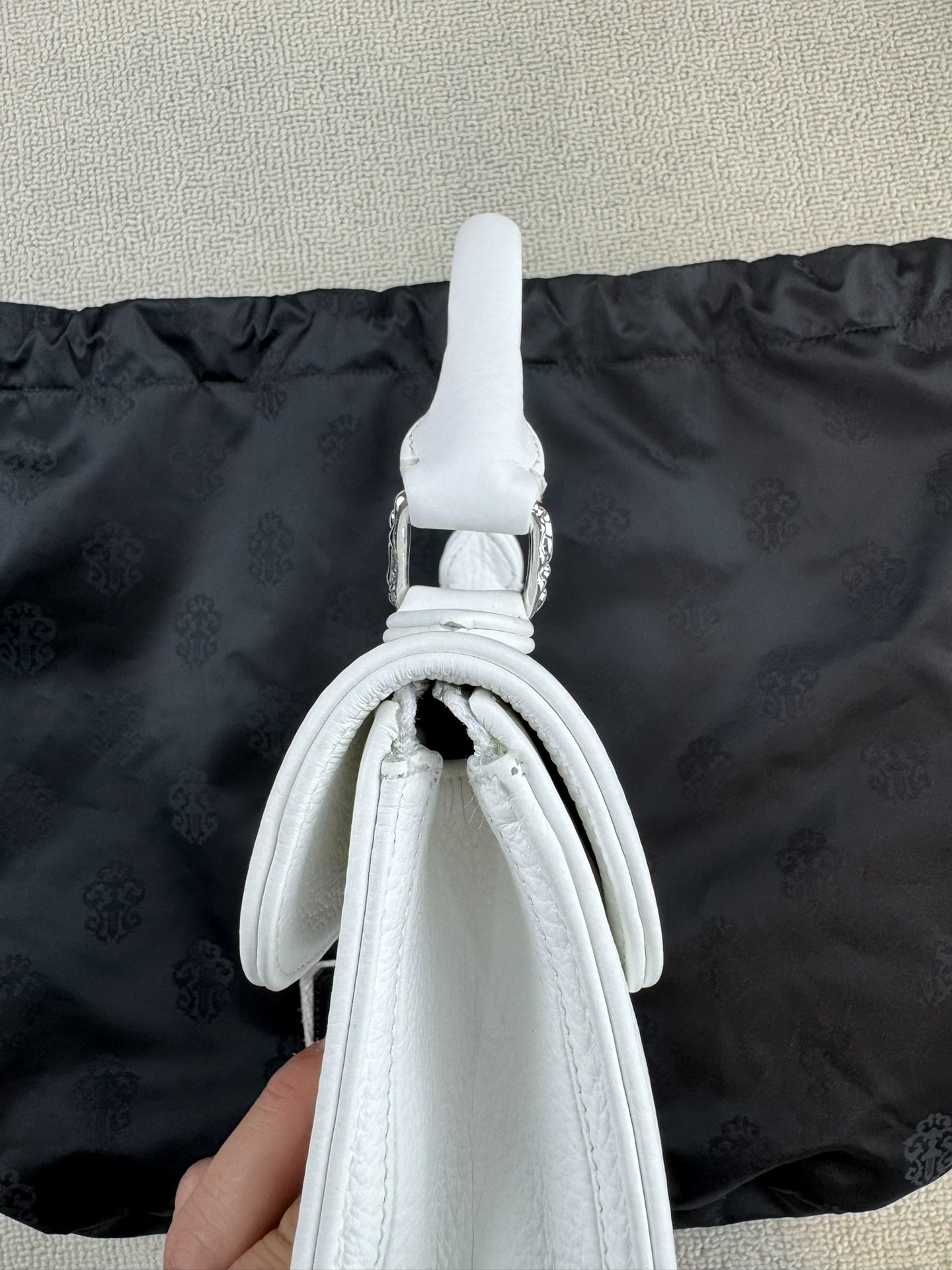 chrome hearts white doc cross shoulder bag - 8