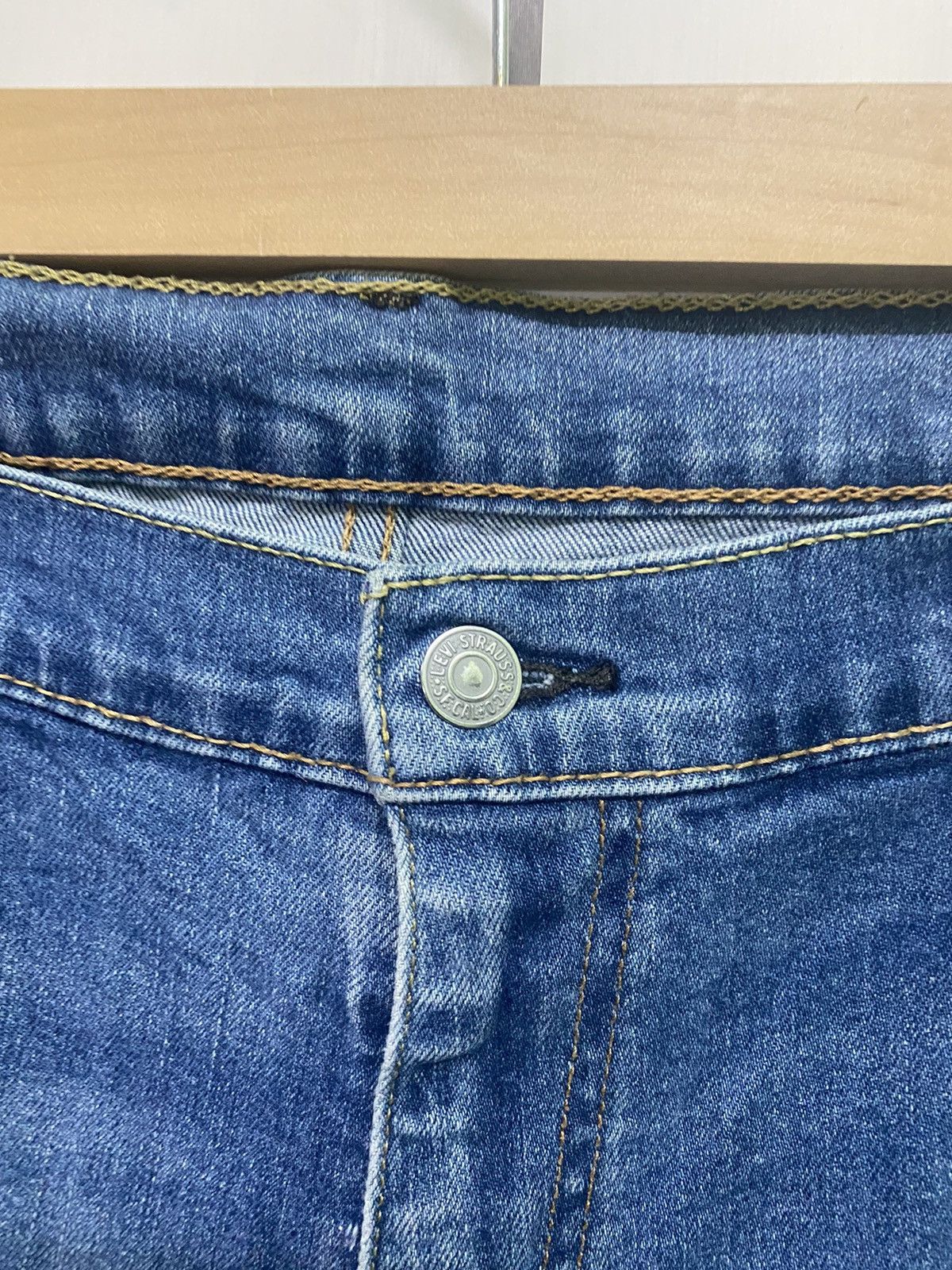 Vintage LEVIS 553 Blue Distressed Denim - L50 - 4