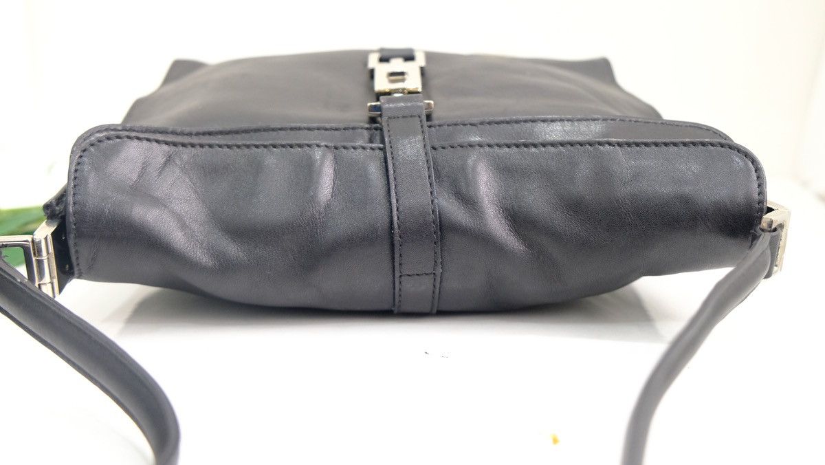 Authentic Gucci Black Jackie Leather Shoulder Bag - 8
