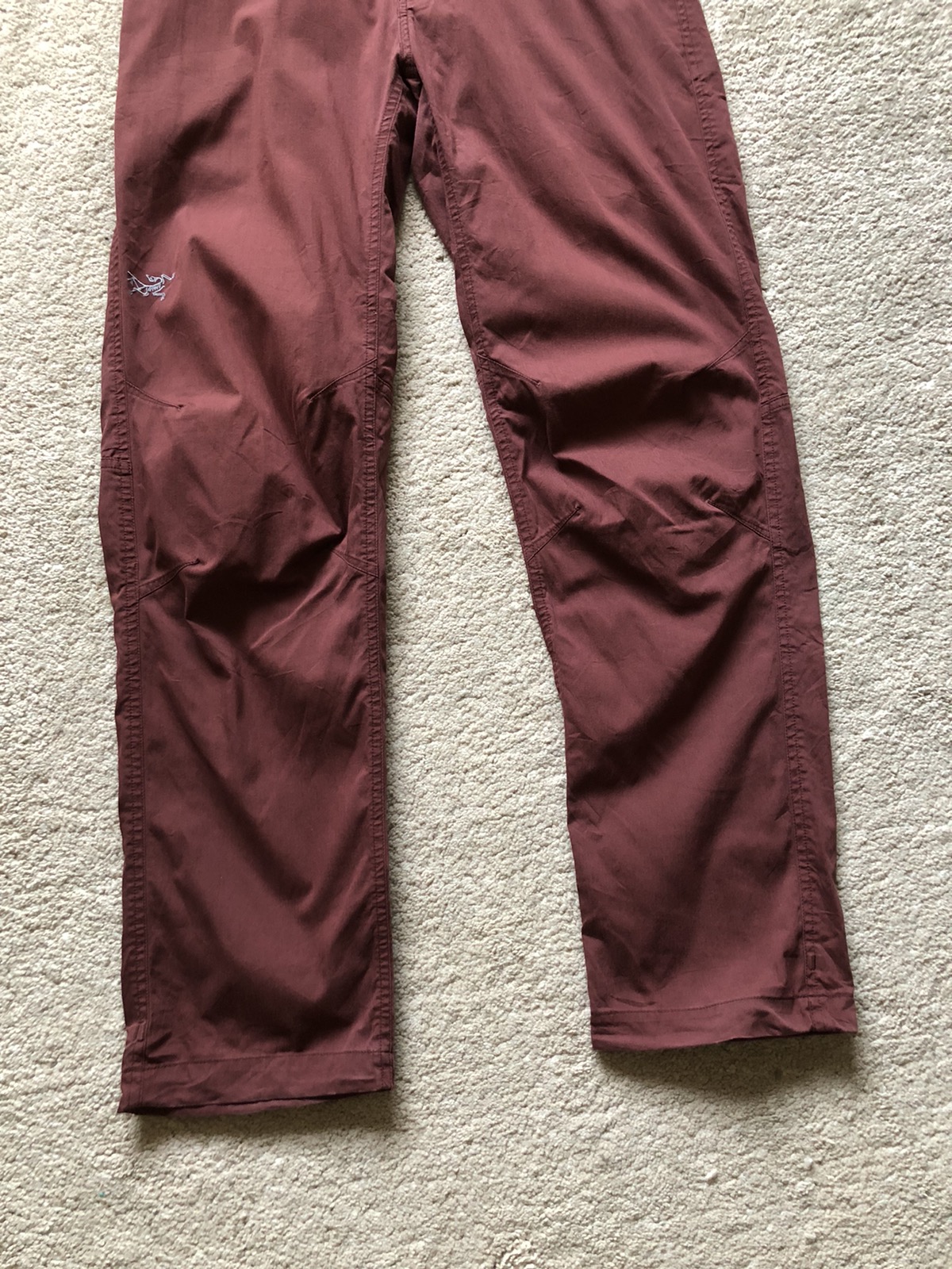 2000s Arcteryx Relaxed Fit Knee Logo Pant - 2