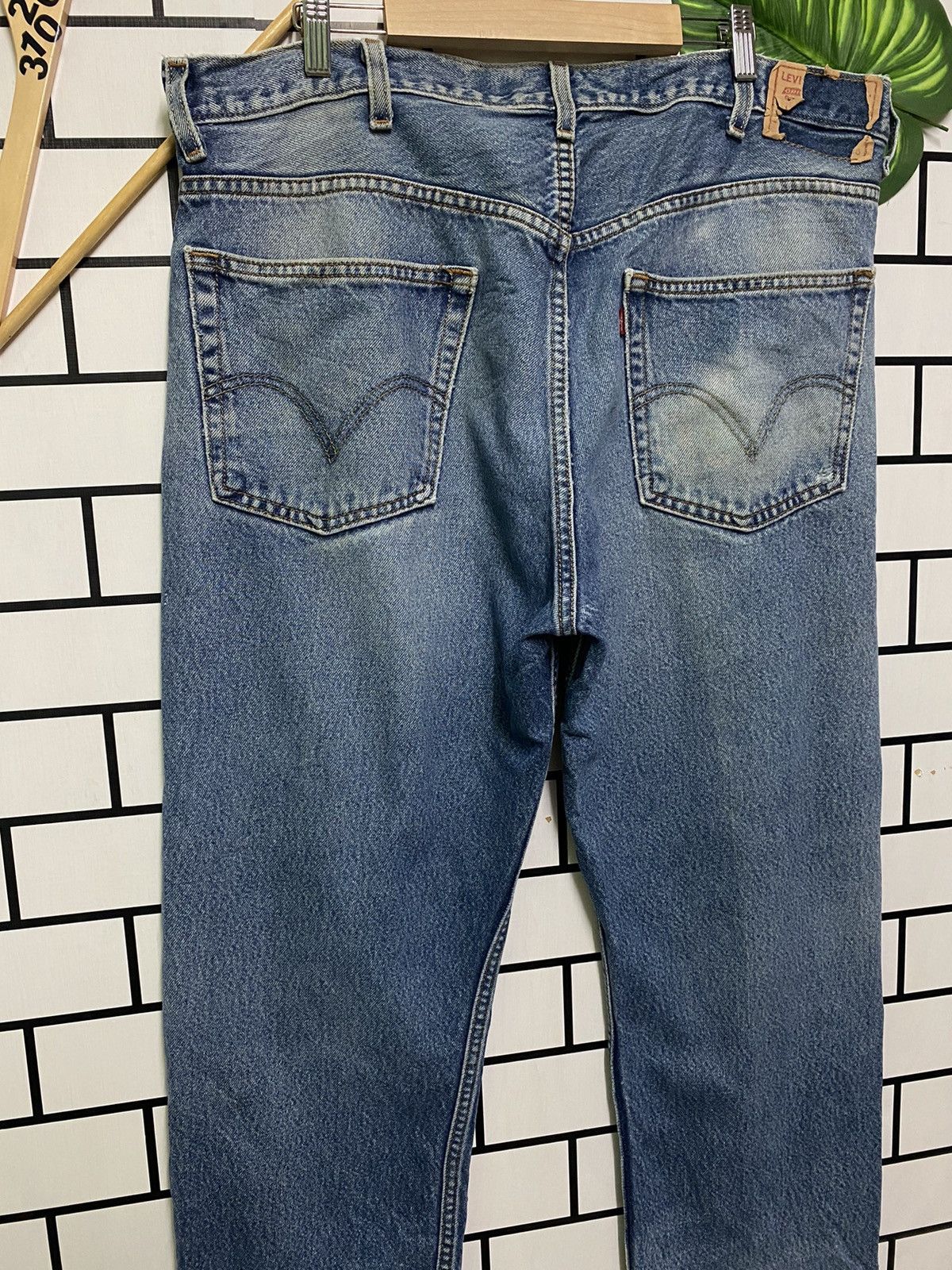 Vintage Levi's 505 Regular Fit Jean -L37 - 15