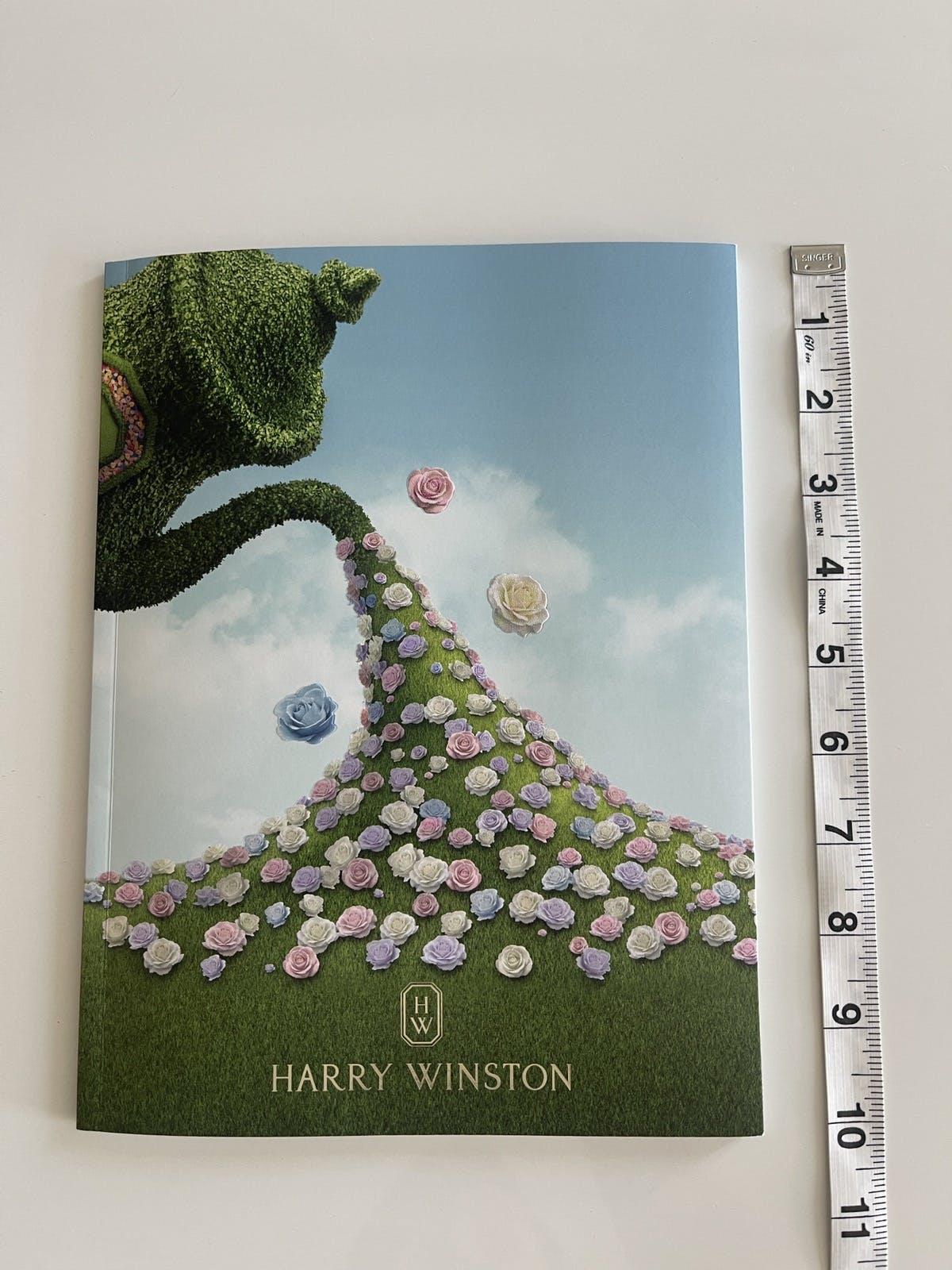 Luxury - Rare Harry Winston VIP Exclusive Catalogue Spring 2023 - 5