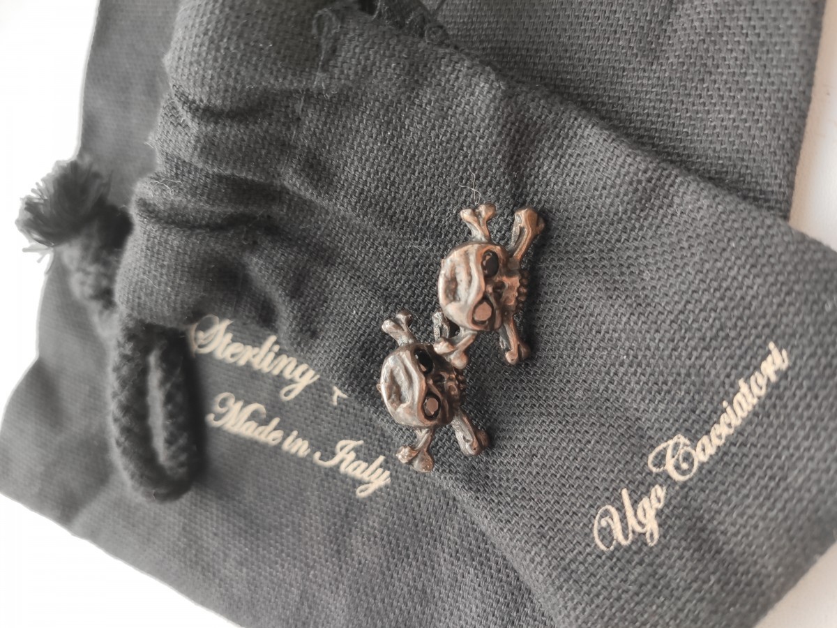 Ugo Cacciatori - Onyx + silver crossbone earrings. Like Chrome Hearts - 2
