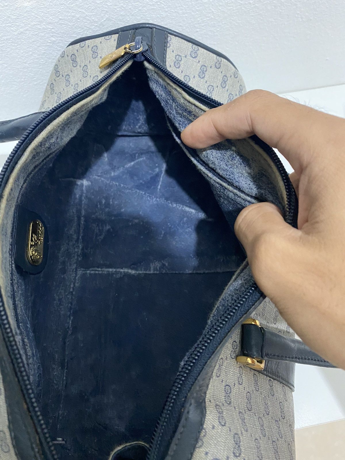 Authentic Gucci GG Boston Leather Bag - 10