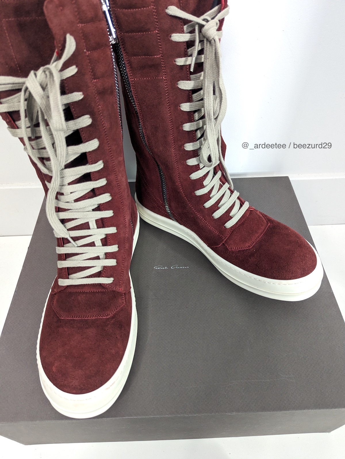 *NEW/RARE* BLOOD SUEDE CARNELIAN CARGOBASKET SNEAKERS 41 - 4