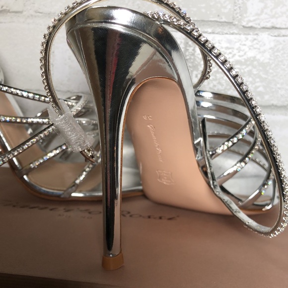 Gianvito Rossi Chantel Embellished Silver Strappy Pointed Toe Sandals - 9