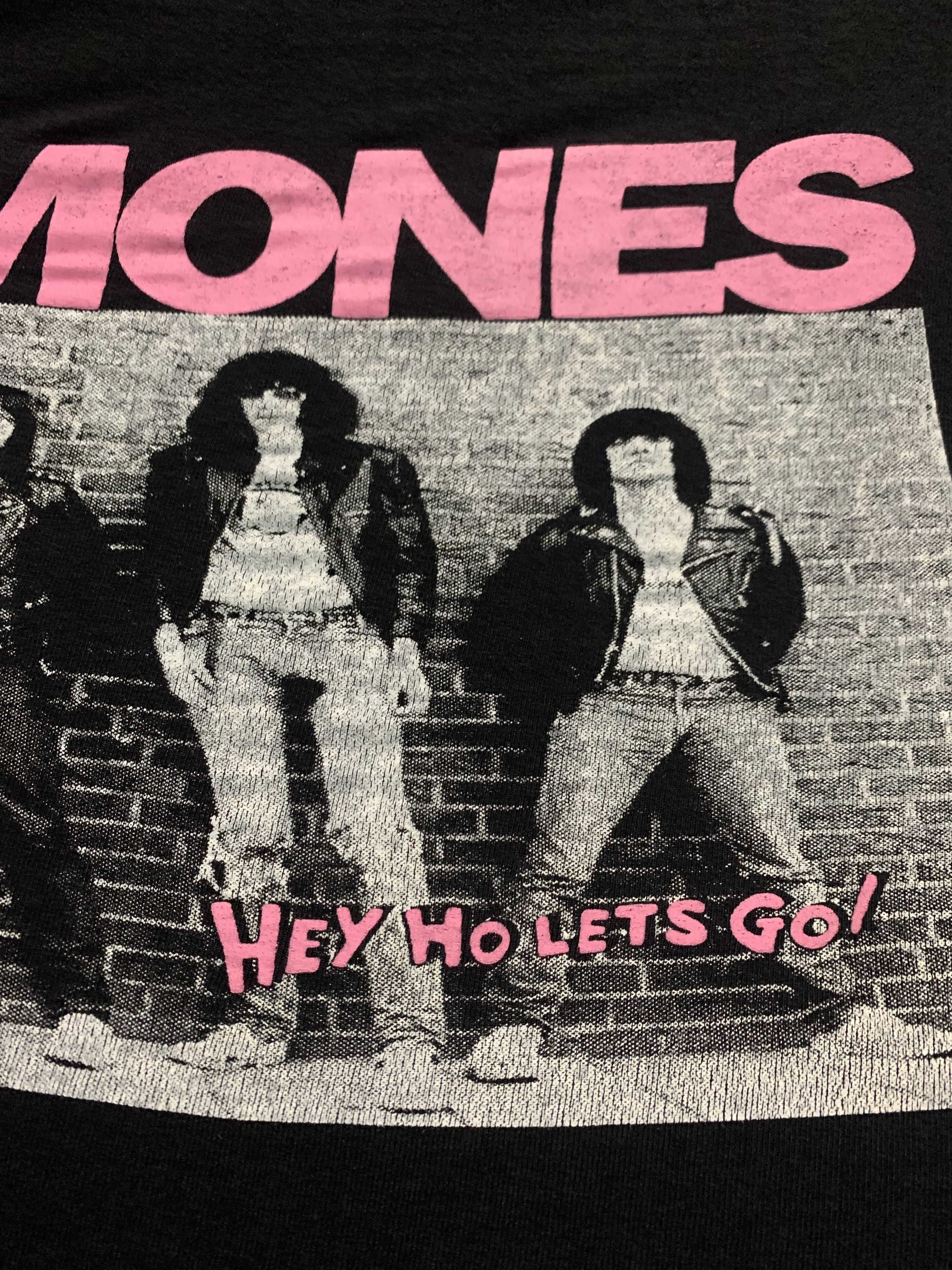 VINTAGE RAMONES ‘ANTHOLOGY - HEY HO LETS GO!’ T-SHIRT - 4