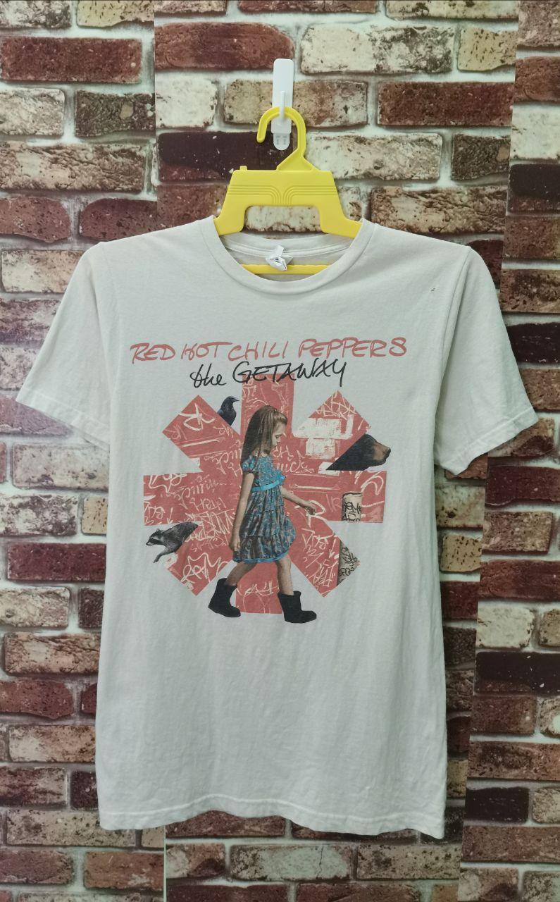 Band Tees - Vintage Red Hot Chili Papers Rock Band T-Shirt - 1