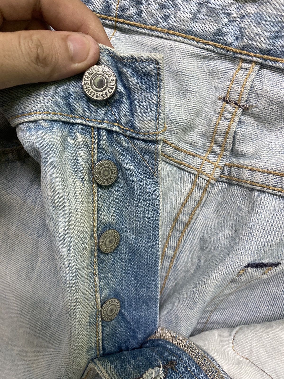 Vintage LEVIS 501 Light Wash Denim -L59 - 20