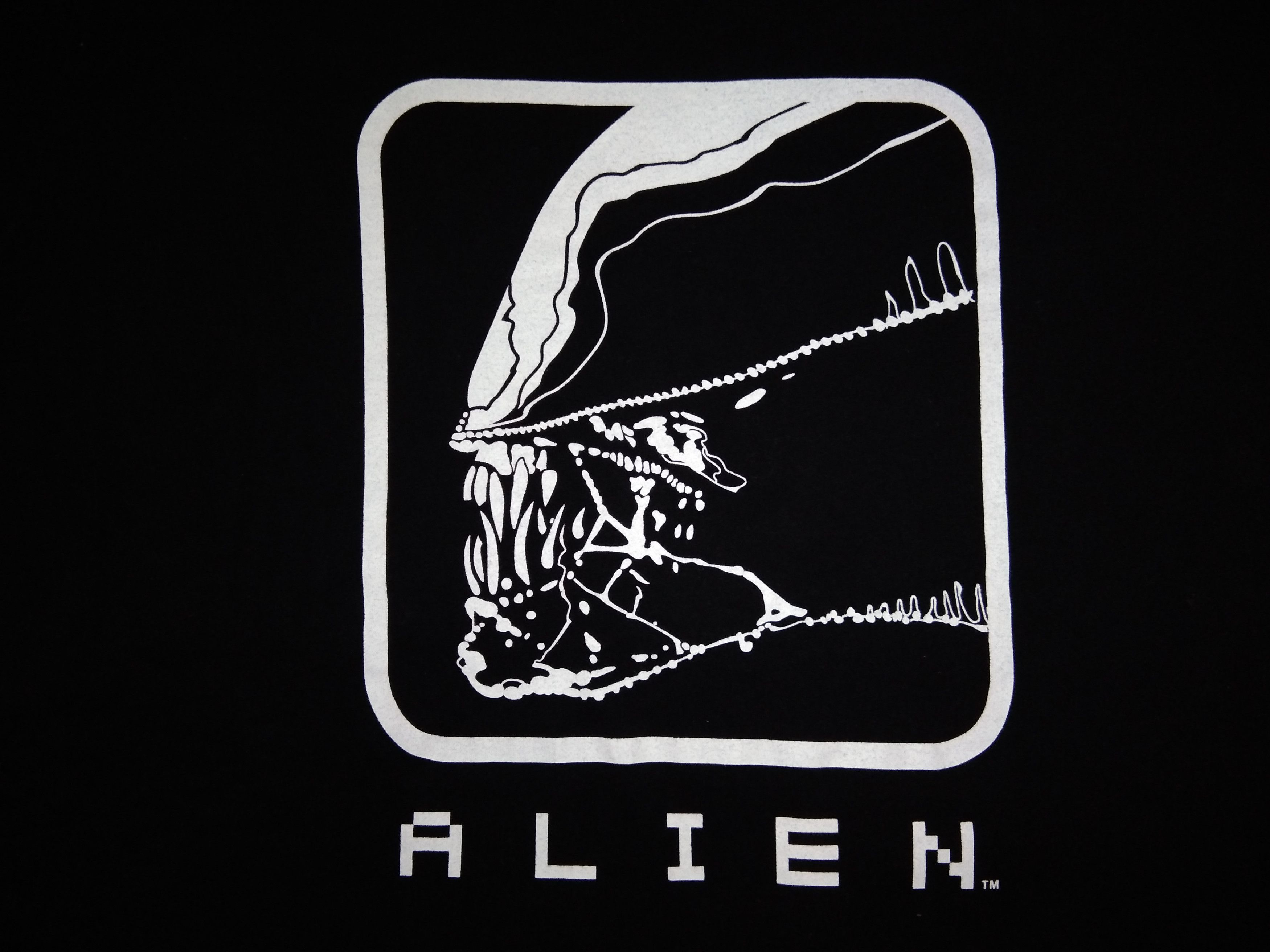 Uniqlo - Alien tshirt movie promo retro - 1