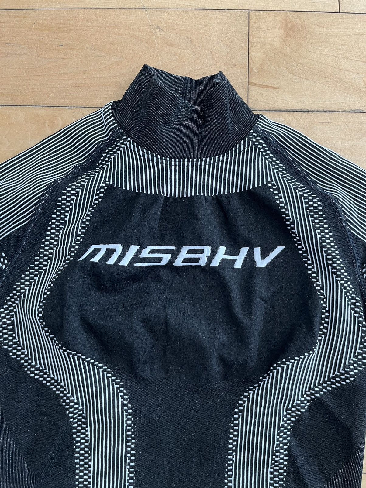 NWT - MISBHV Active Lonsleeve Techno Top - 3