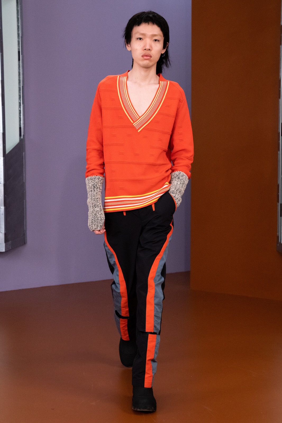 AW21 V-Neck Knit - 7