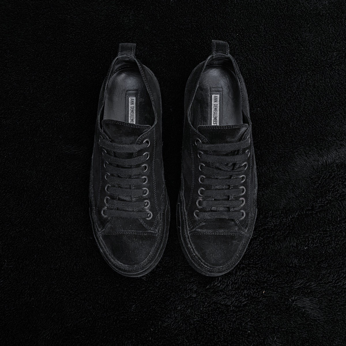 Scamosciato Low-top suede sneakers black. - 3