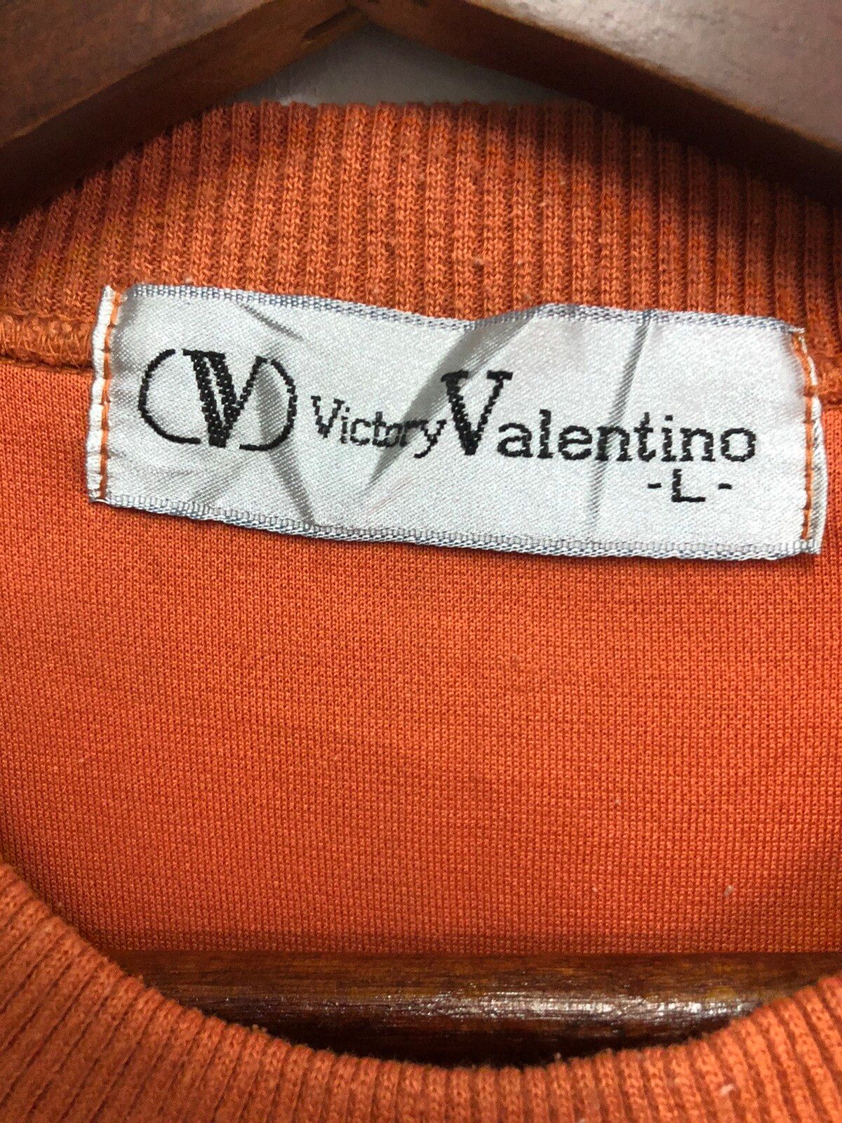 Vintage Victory Valentino Japan Big Logo Sweatshirt - 4