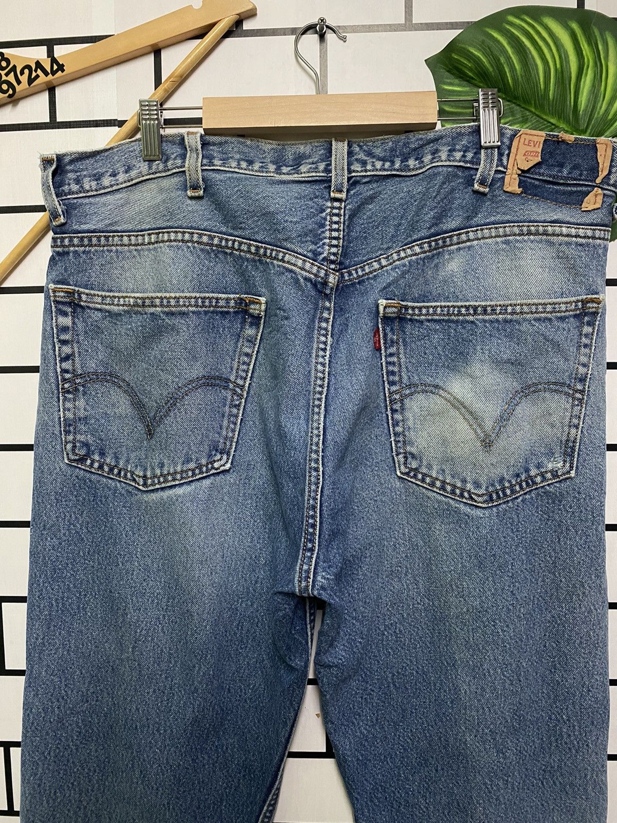 Vintage Levi's 505 Regular Fit Jean -L37 - 10