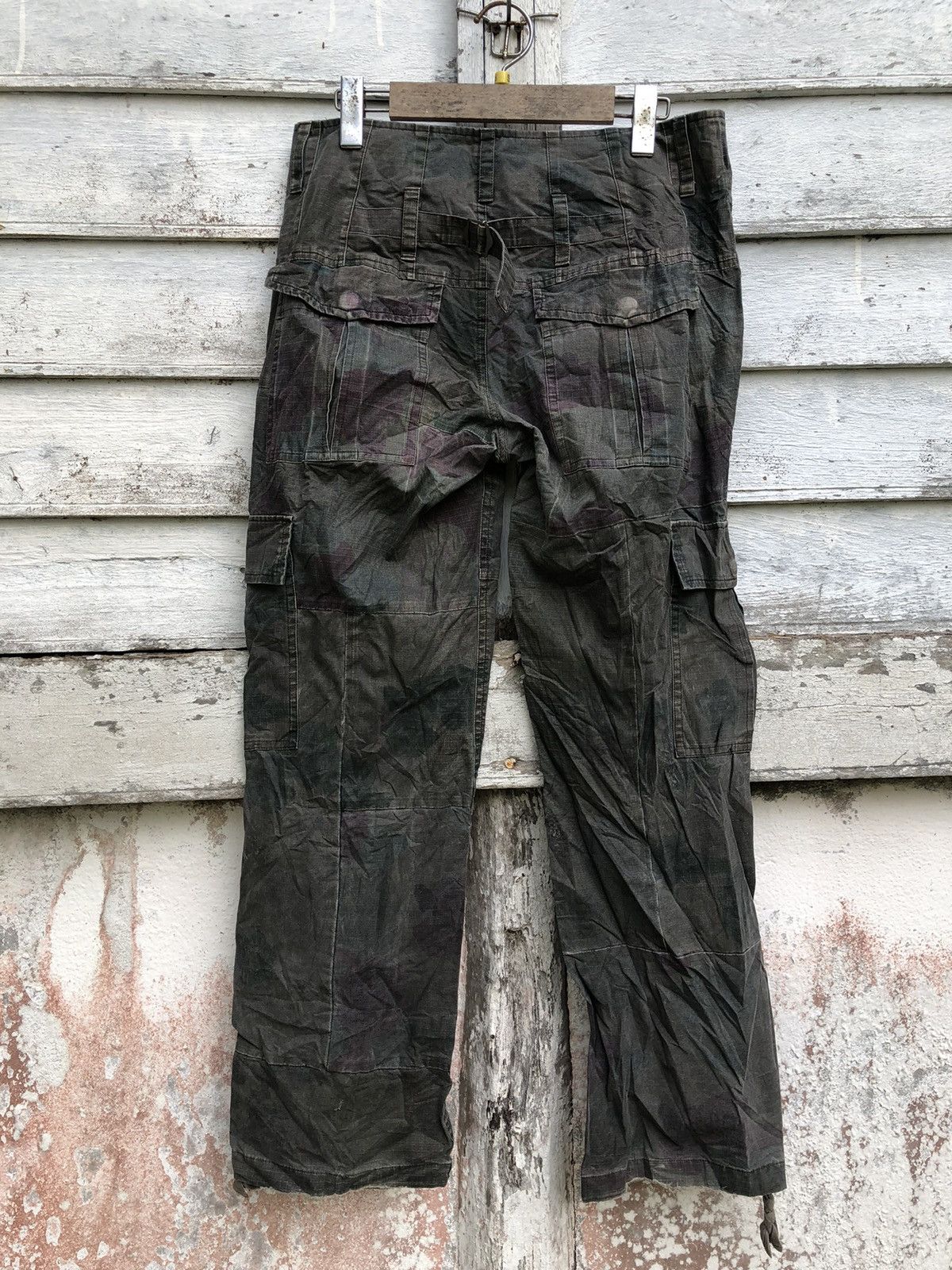 Issey Miyake - Sunoa Kuwahara Camo Cargo Buckle Back Pant - 2