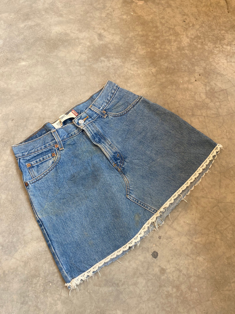 Steals💥 Levi’s denim Skirt - 1