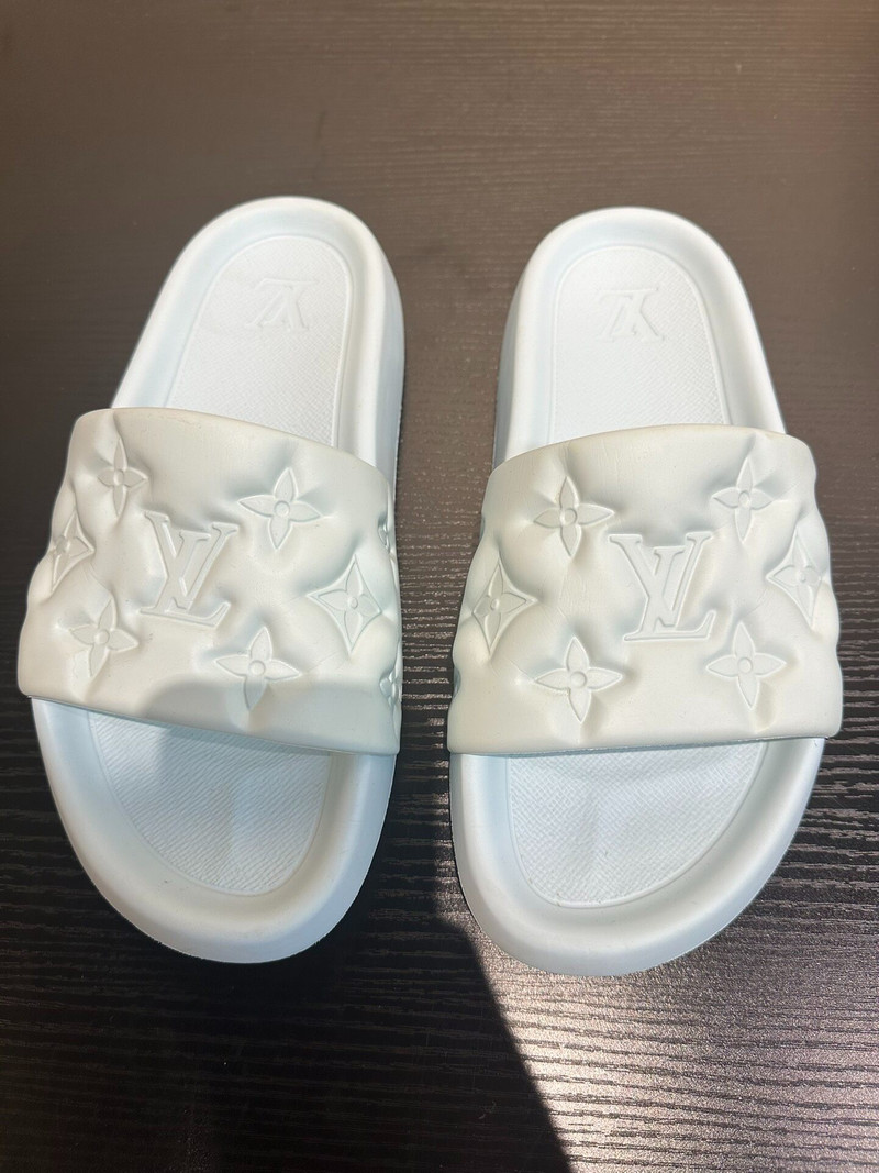 Louis Vuitton light blue embossed logo slippers - 1