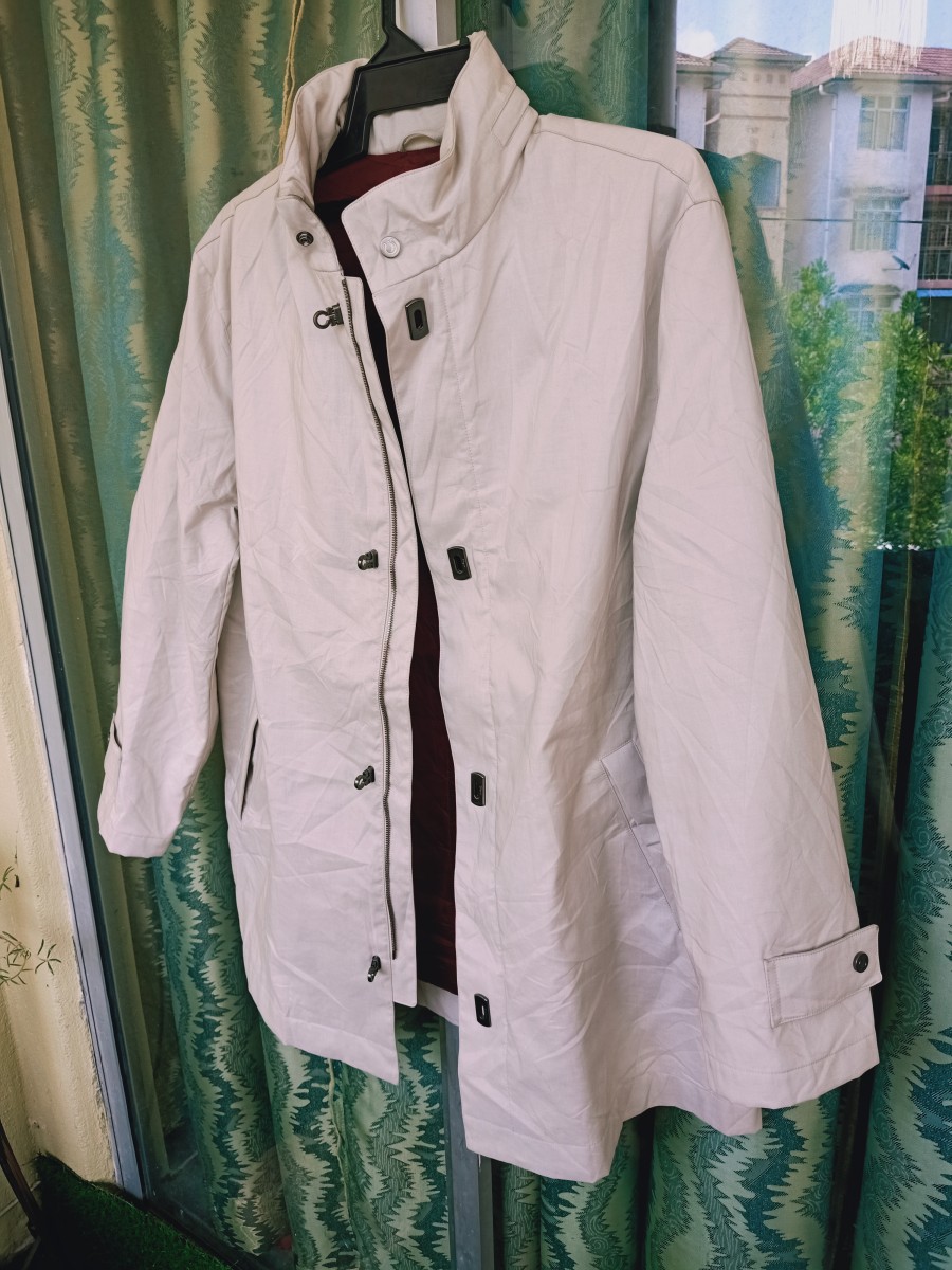 Salvatore Ferragamo Gancini Button Trench Coat - 2
