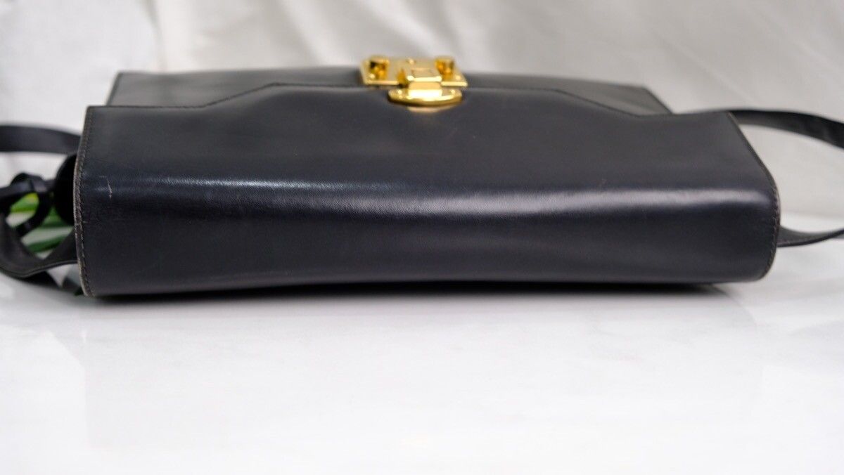 Vintage GUCCI Black Leather Lock Shoulder Bag - 3