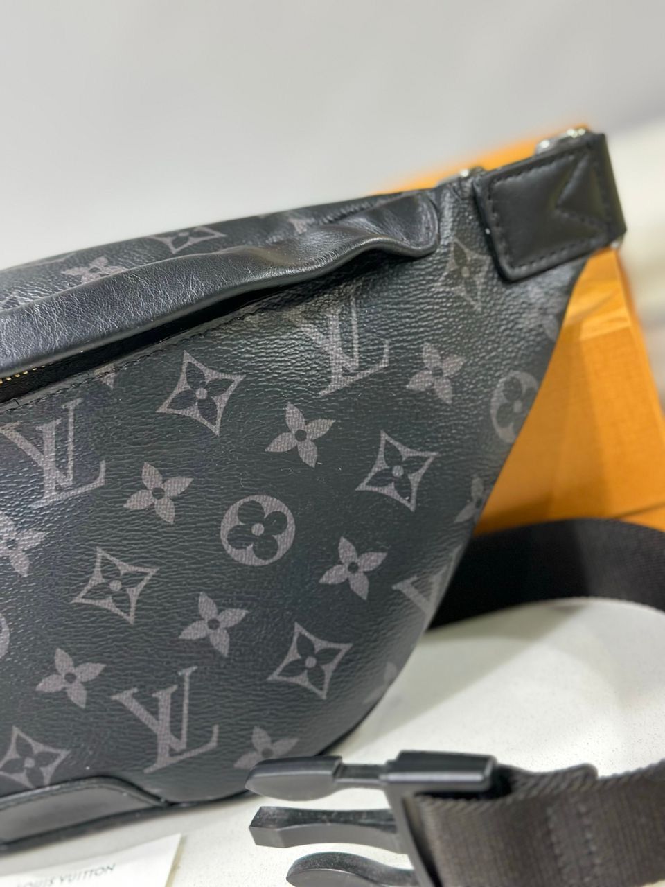 Authentic Louis Vuitton Discovery Bumbag Waist Bag New 2022 - 23