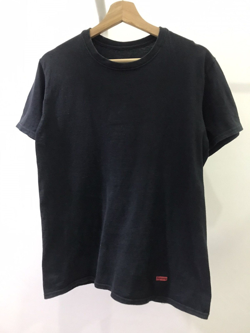 Supreme Hanes Basic Tee - 1